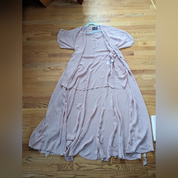 Reformation Winslow dress in Blush - Picture 10 of 13